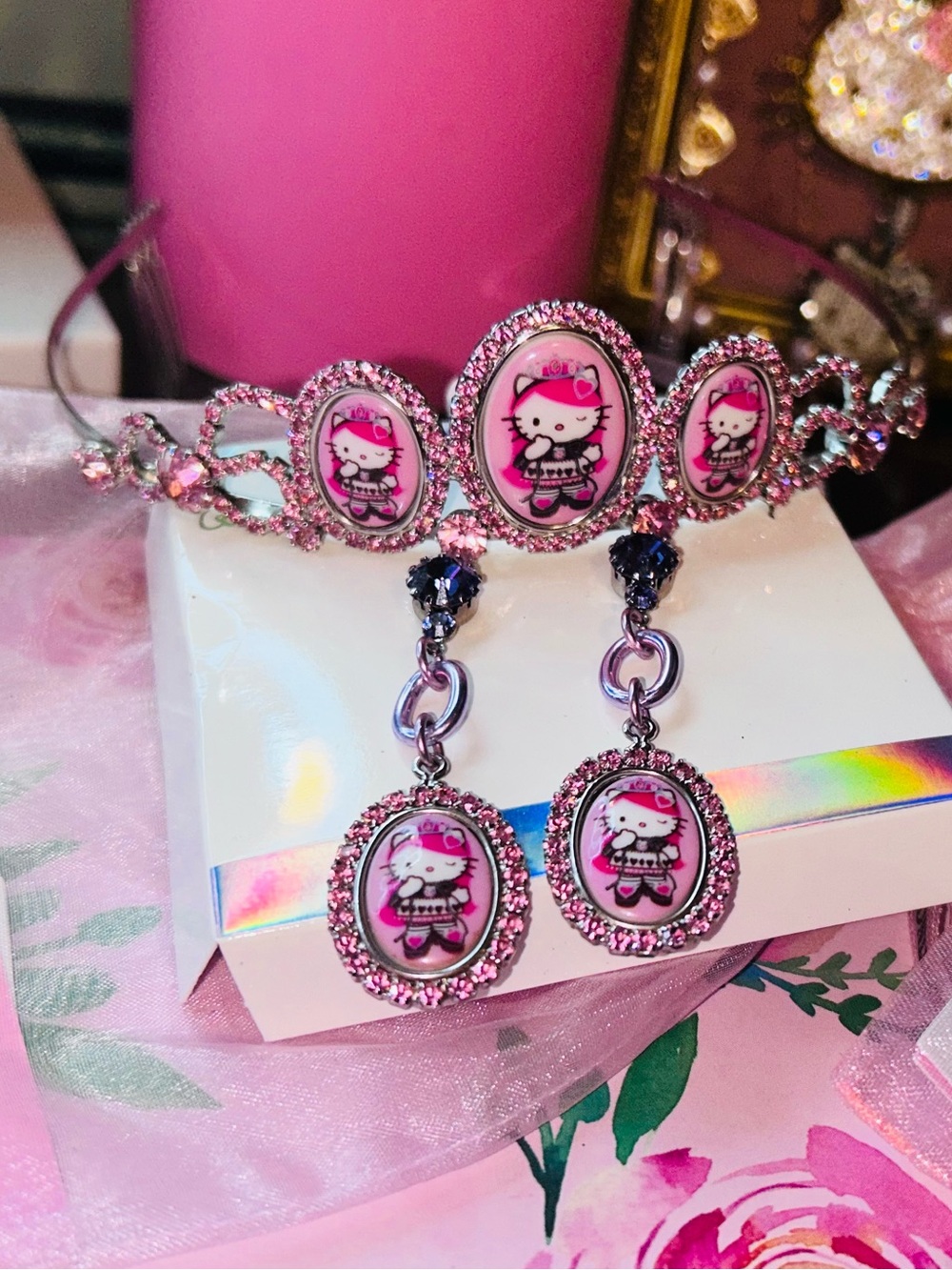 Hello Kitty Jewelry Set - Tiara π & Earrings - Picture 7 of 10